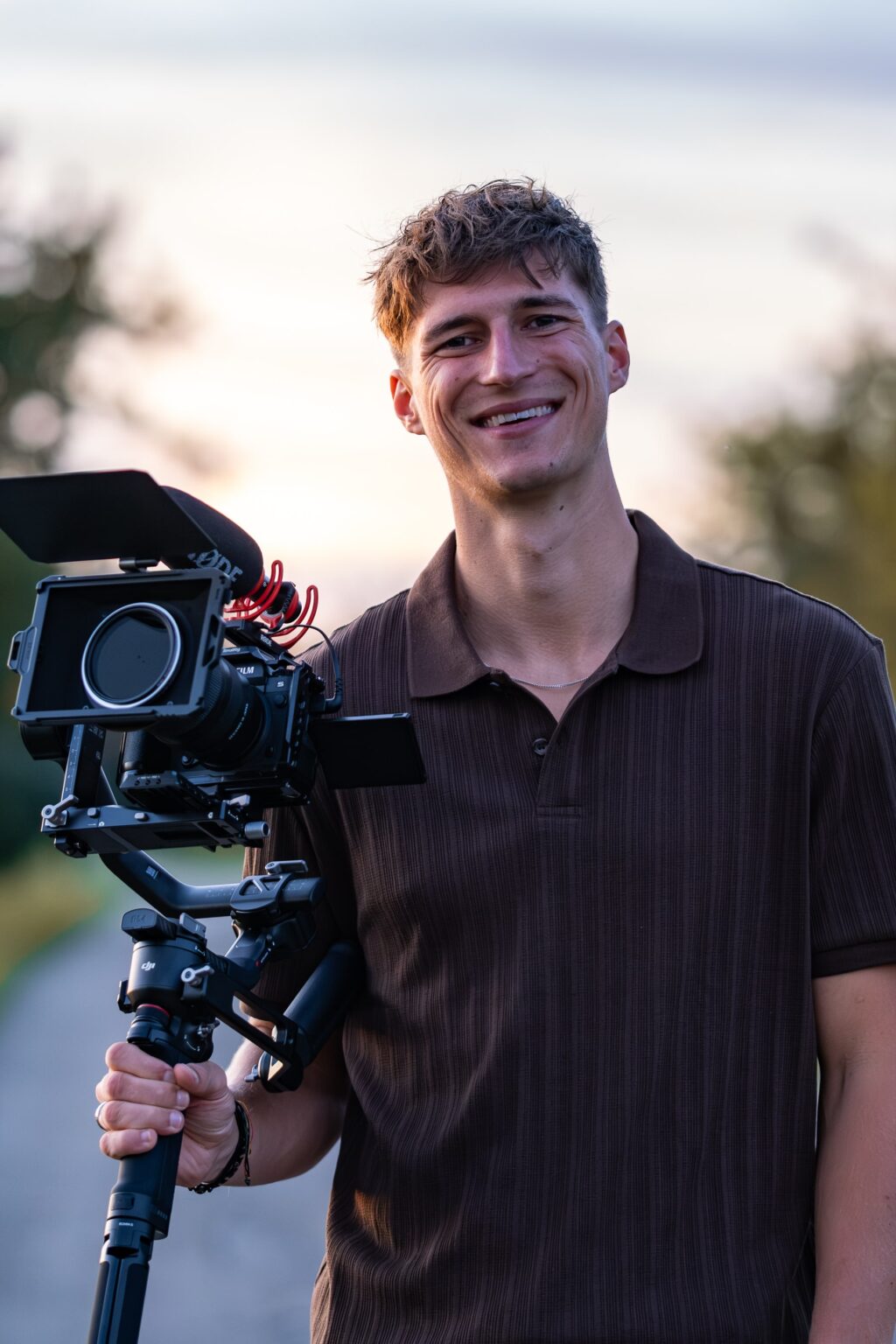 Markus Schnurr hält seine Videokamera
